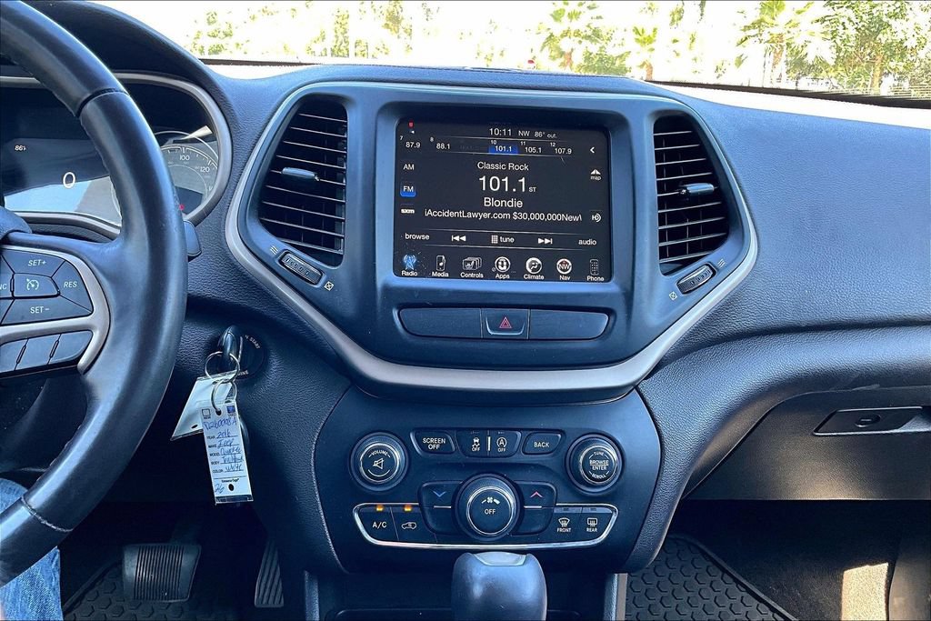 Certified 2016 Jeep Cherokee Trailhawk w/ Leather Interior Group AWD/4WD image 33