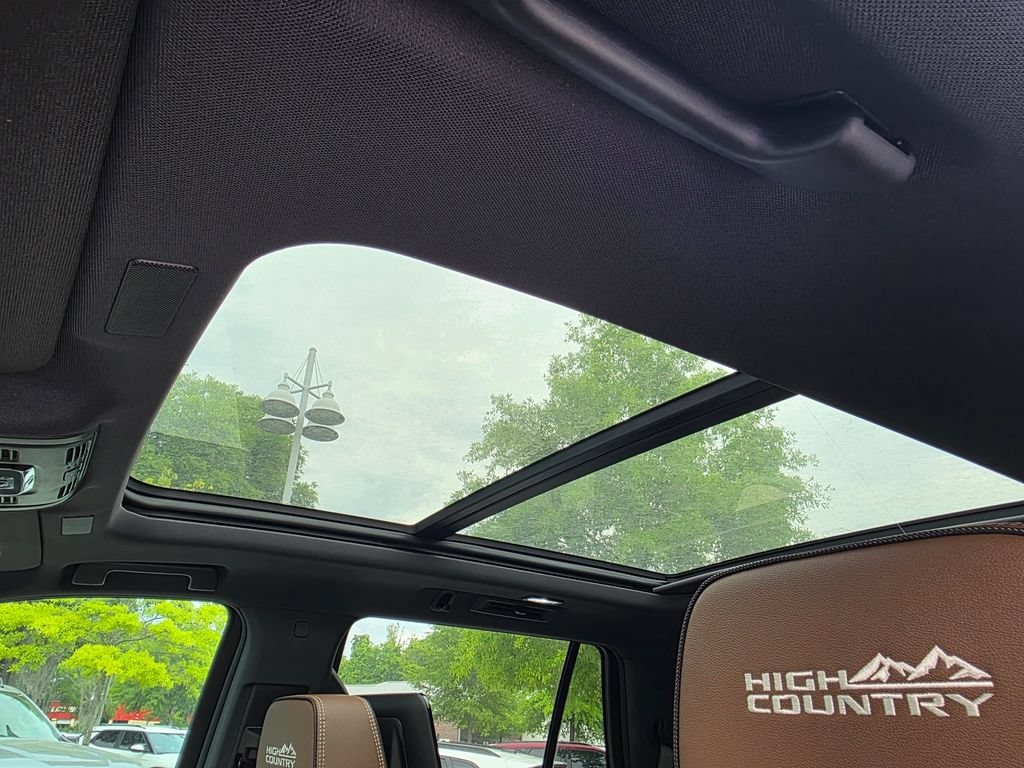 New 2026 Chevrolet Tahoe High Country AWD/4WD image 12