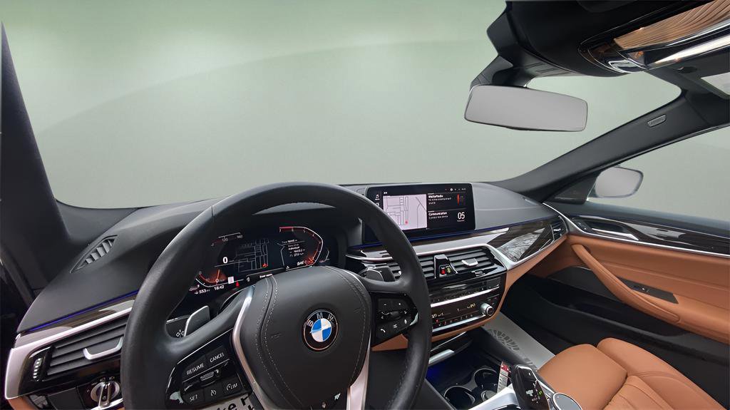 Used 2023 BMW 530i xDrive w/ Premium Package image 10