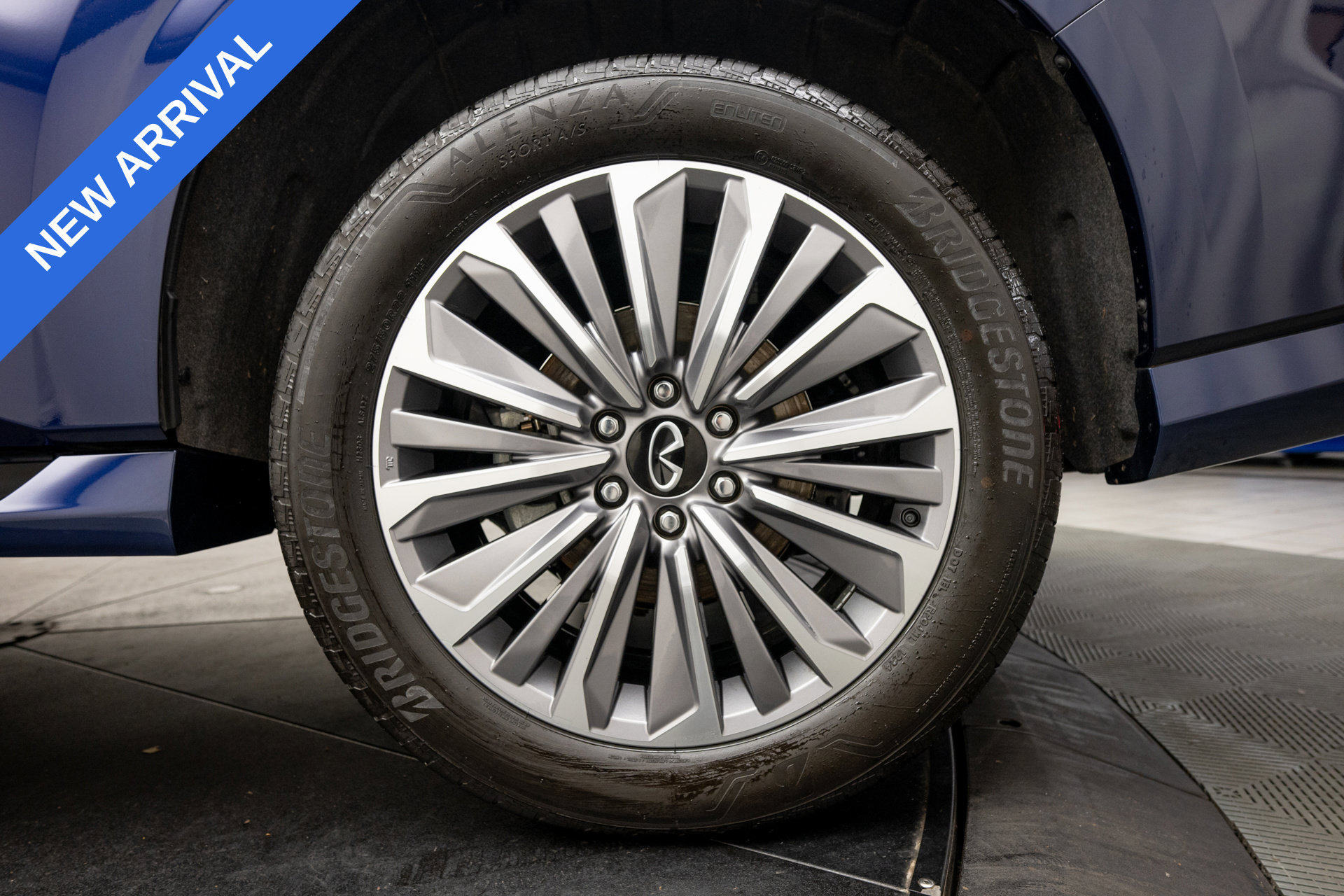 Used 2025 INFINITI QX80 Luxe AWD/4WD image 30
