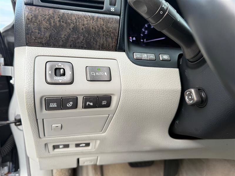 Used 2011 Lexus LS 460 SEDAN w/ Comfort Pkg image 31