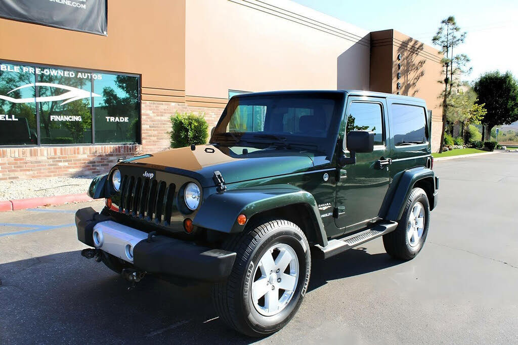 Used 2011 Jeep Wrangler Sahara w/ Connectivity Group AWD/4WD image 6