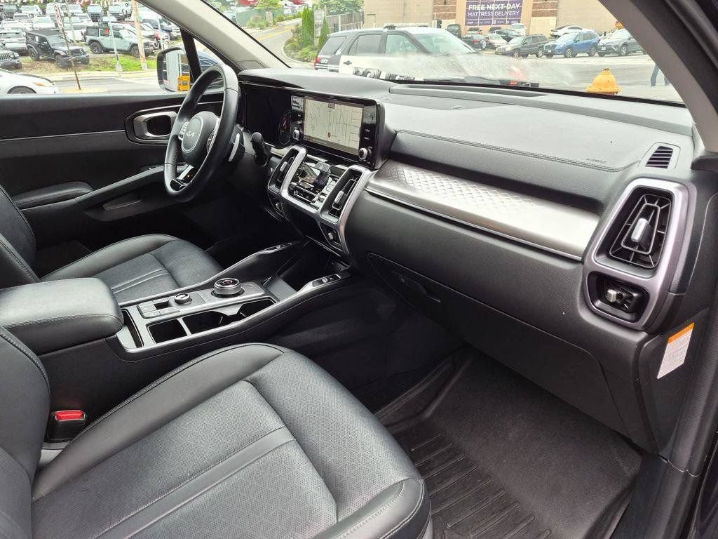Certified 2023 Kia Sorento EX AWD/4WD image 26