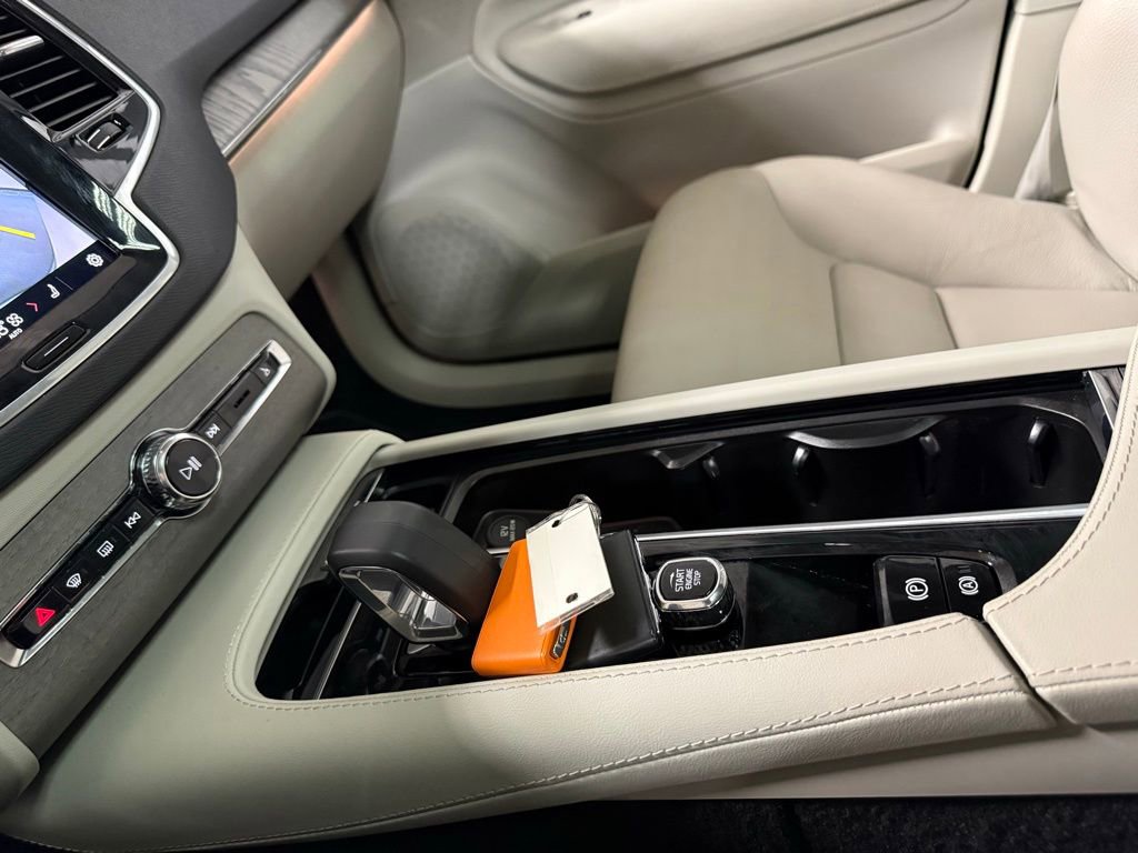 Used 2023 Volvo XC90 B6 Plus AWD/4WD image 14