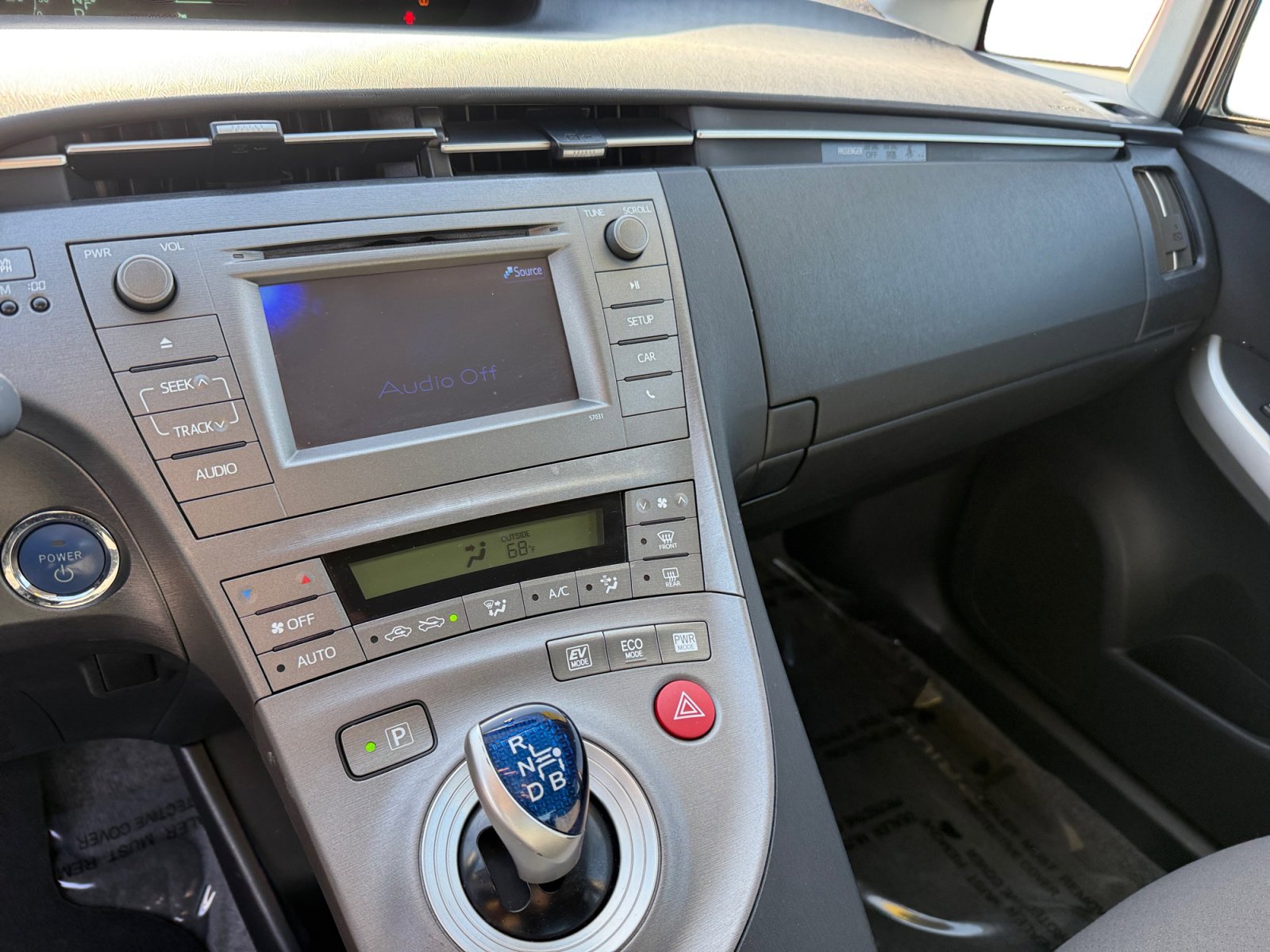 Used 2015 Toyota Prius Two image 12