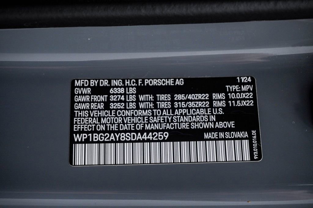 Certified 2025 Porsche Cayenne GTS AWD/4WD image 30
