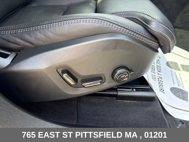 Used 2025 Volvo XC60 B5 Ultra w/ Protection Package Premier AWD/4WD image 16