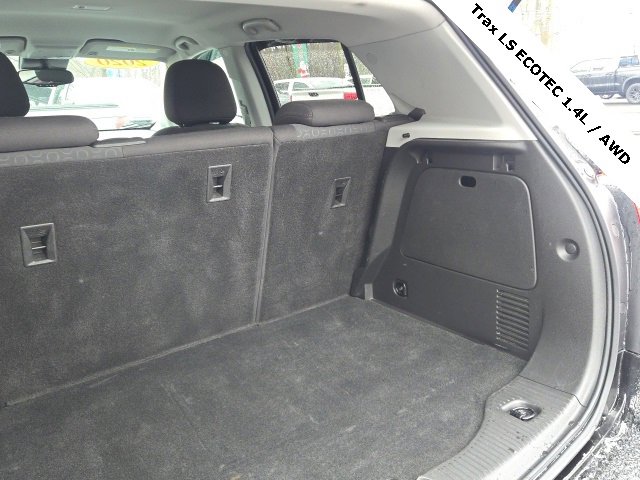 Used 2020 Chevrolet Trax LS w/ Tint and Cruise Package image 12