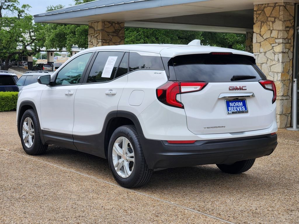 Used 2024 GMC Terrain SLE FWD image 7