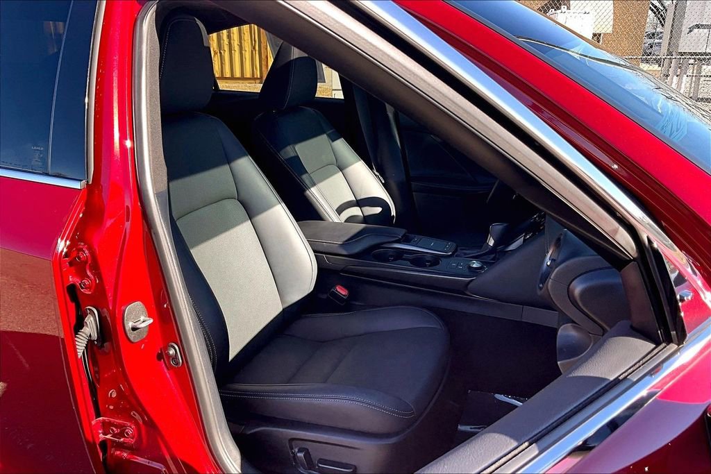 Used 2025 Lexus IS 300 w/ Comfort Package image 10