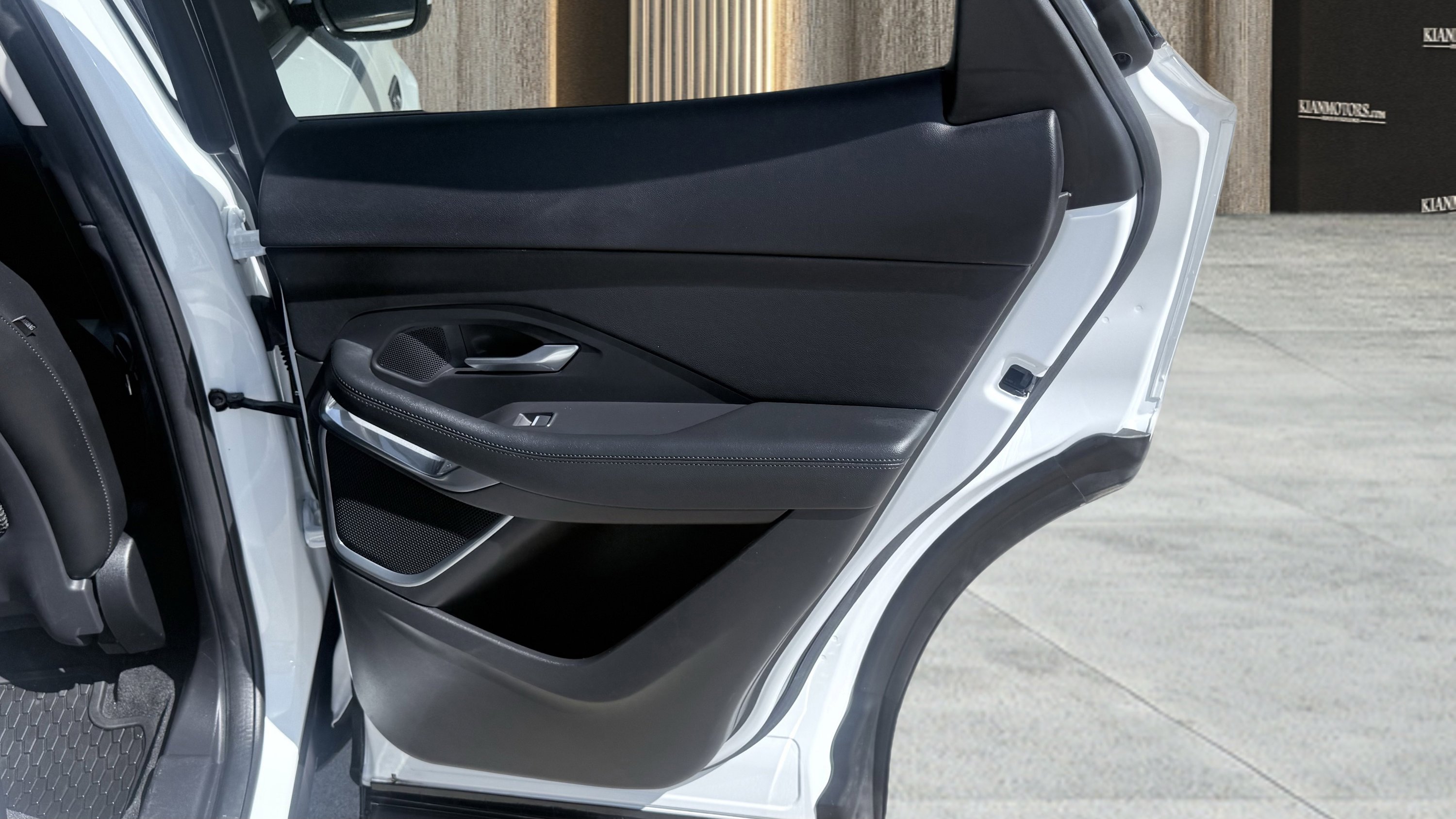 Used 2020 Jaguar E-PACE SE image 44