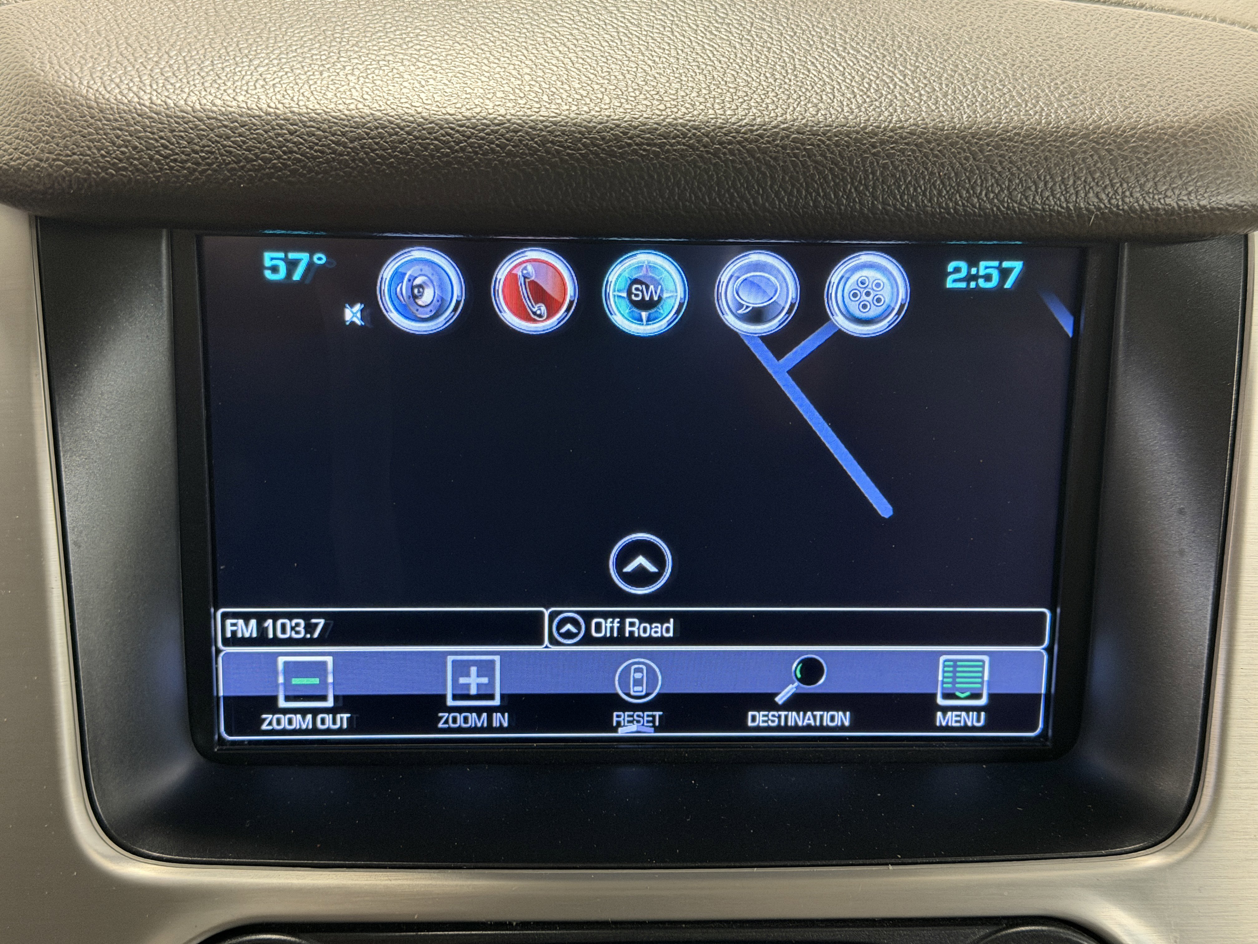 Used 2017 GMC Yukon SLT w/ Premium Edition AWD/4WD image 8