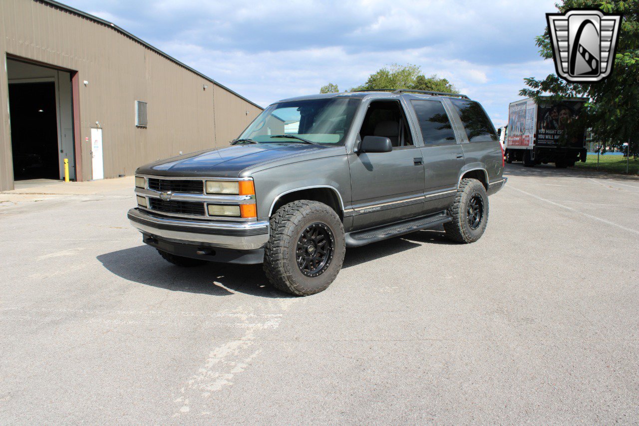 Used 1999 Chevrolet Tahoe Z71 w/ Preferred Equipment Group image 21