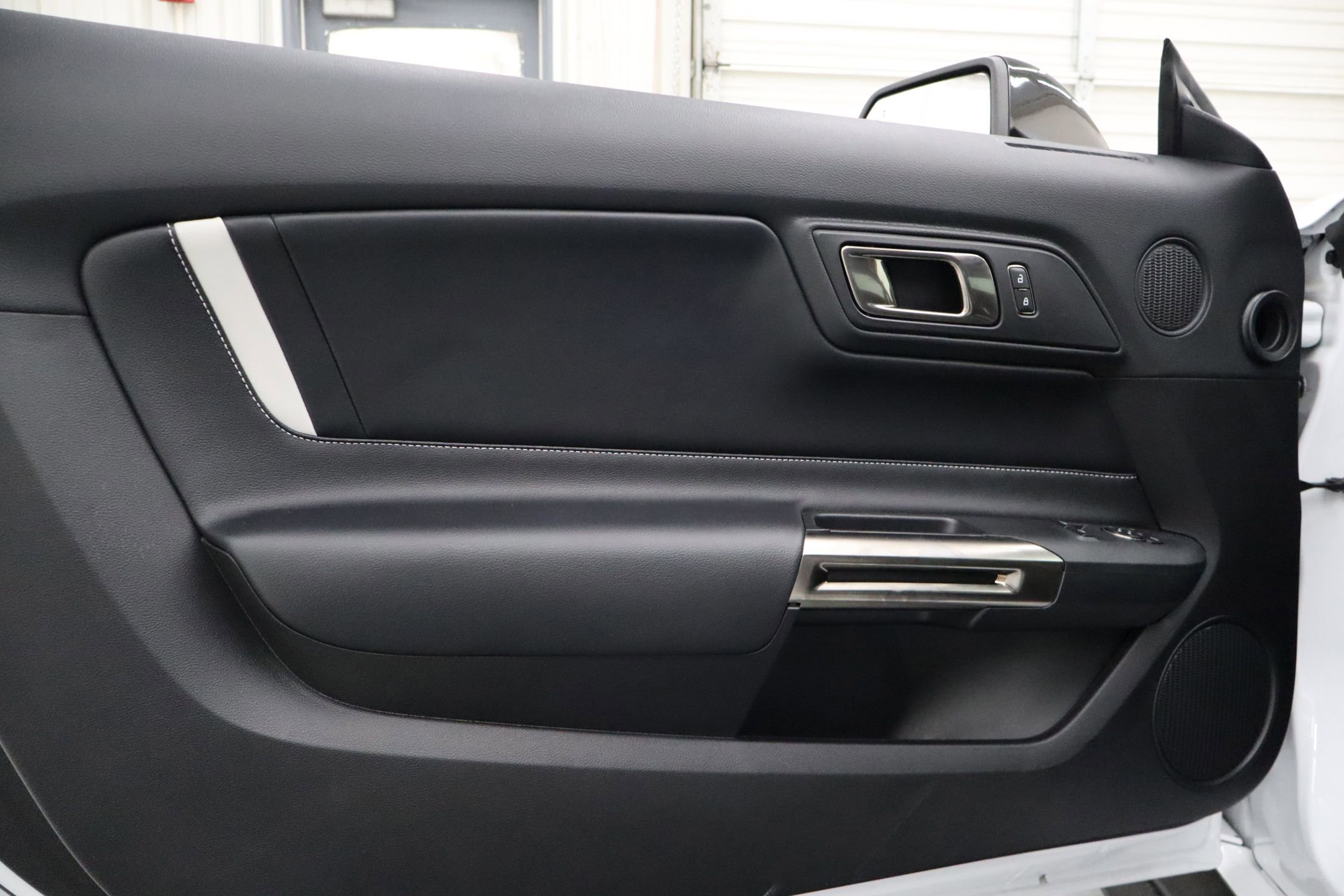 Used 2021 Ford Mustang Shelby GT500 w/ Technology Package image 13