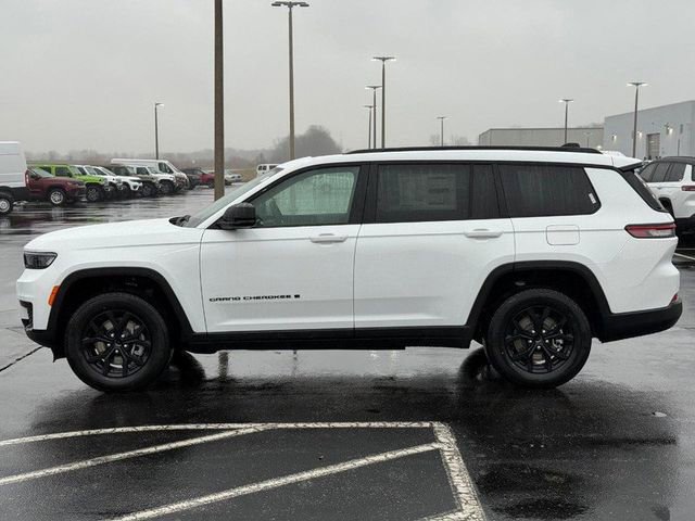 New 2025 Jeep Grand Cherokee L Altitude image 9