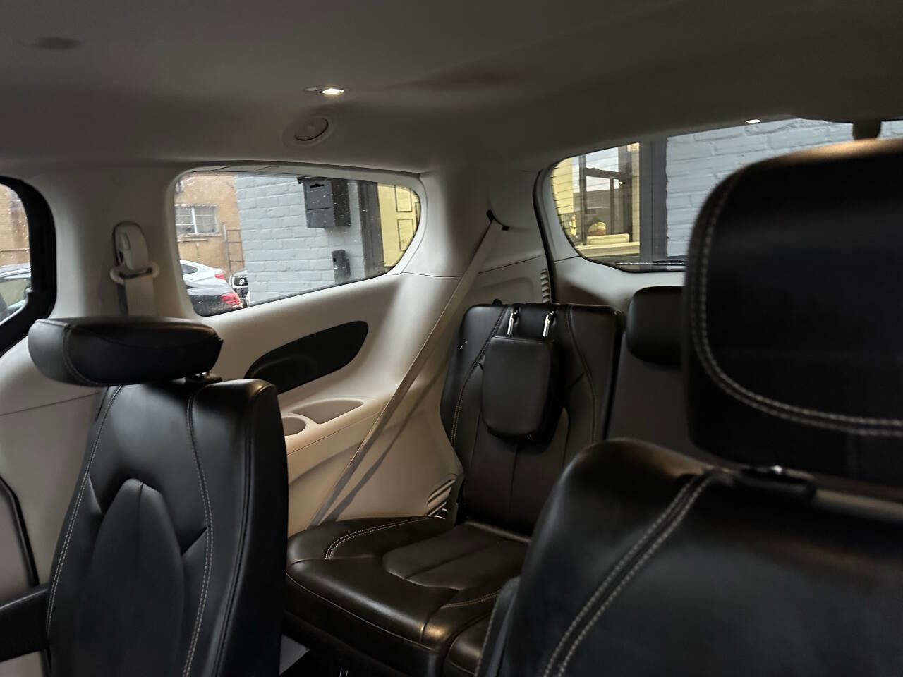 Used 2020 Chrysler Voyager Lxi FWD image 24