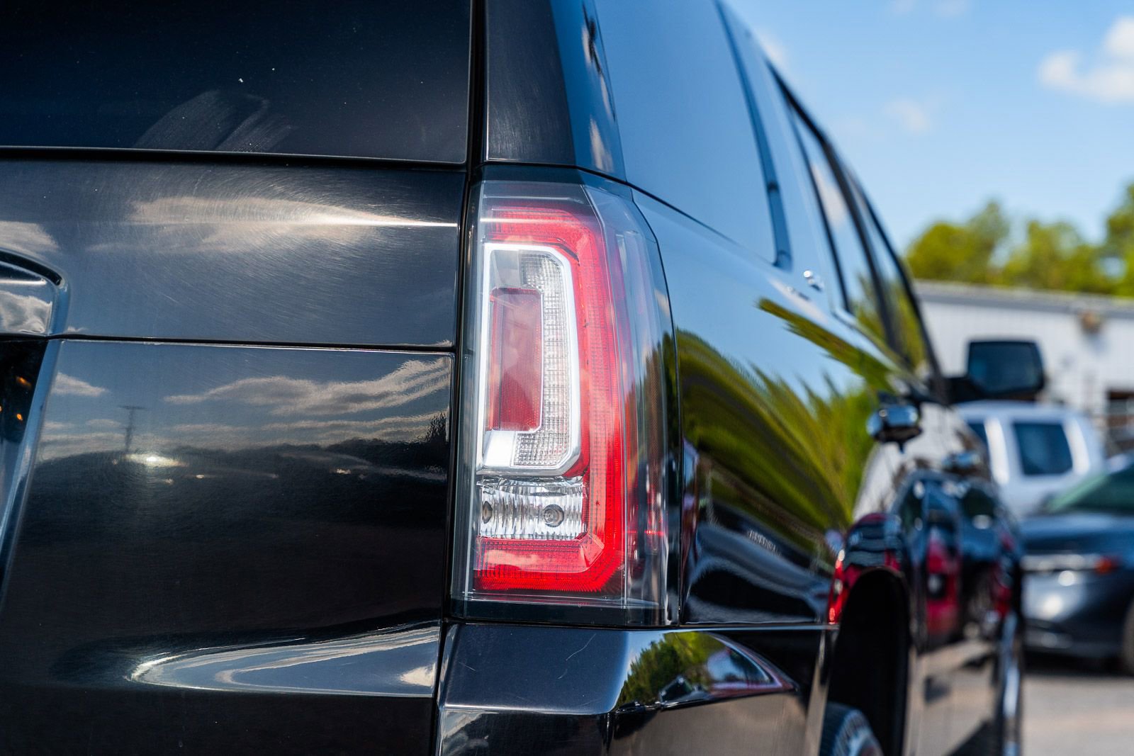 Used 2017 GMC Yukon SLT w/ Open Road Package RWD image 18