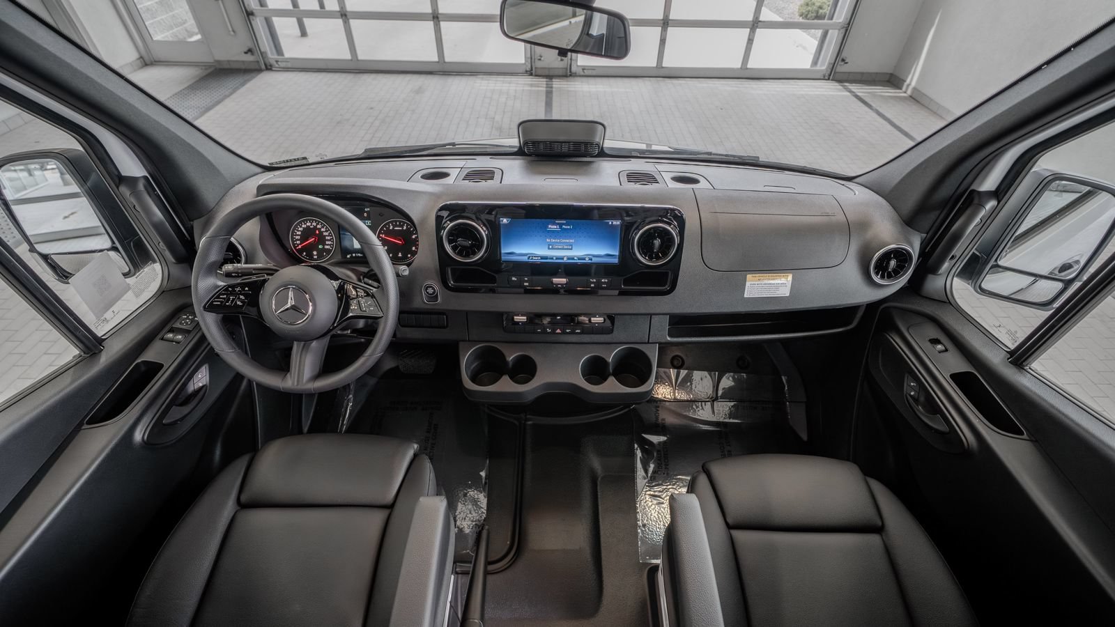 Used 2025 Mercedes-Benz Sprinter 2500 image 8