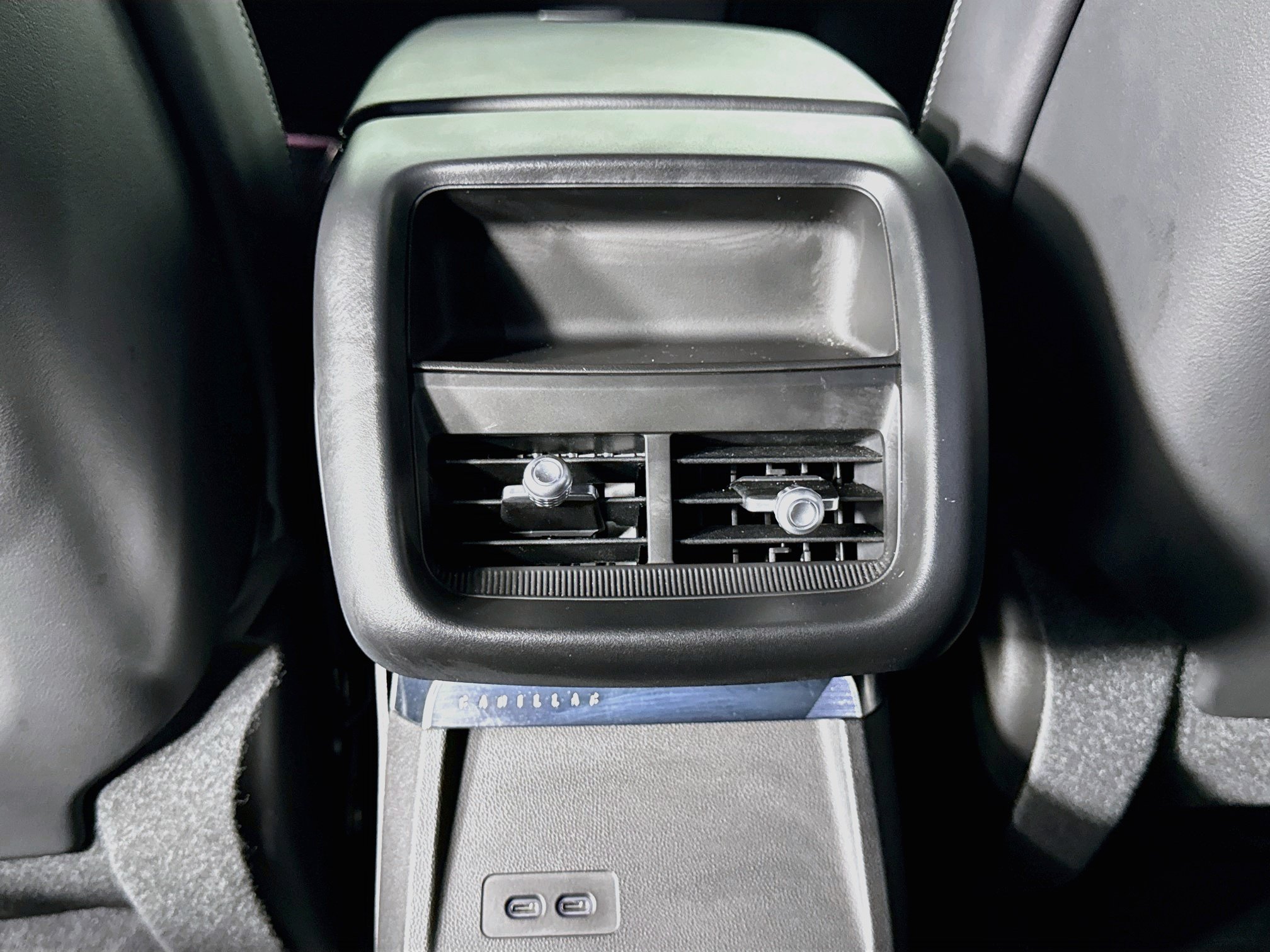 Used 2025 Cadillac Lyriq Luxury RWD image 27