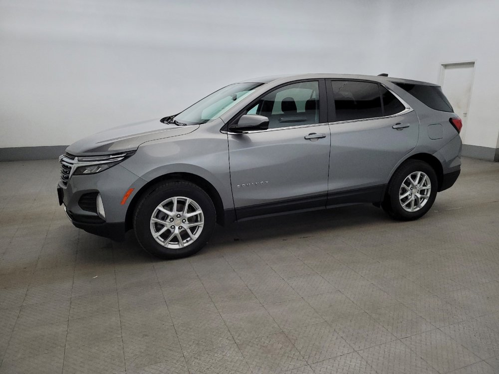 Used 2023 Chevrolet Equinox LT w/ Driver Convenience Package image 2