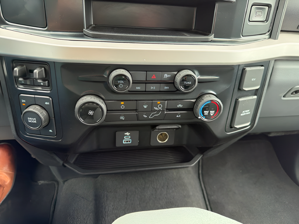 Used 2025 Ford F250 XLT AWD/4WD image 28