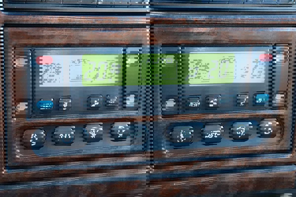 Used 2004 Land Rover Discovery SE image 29