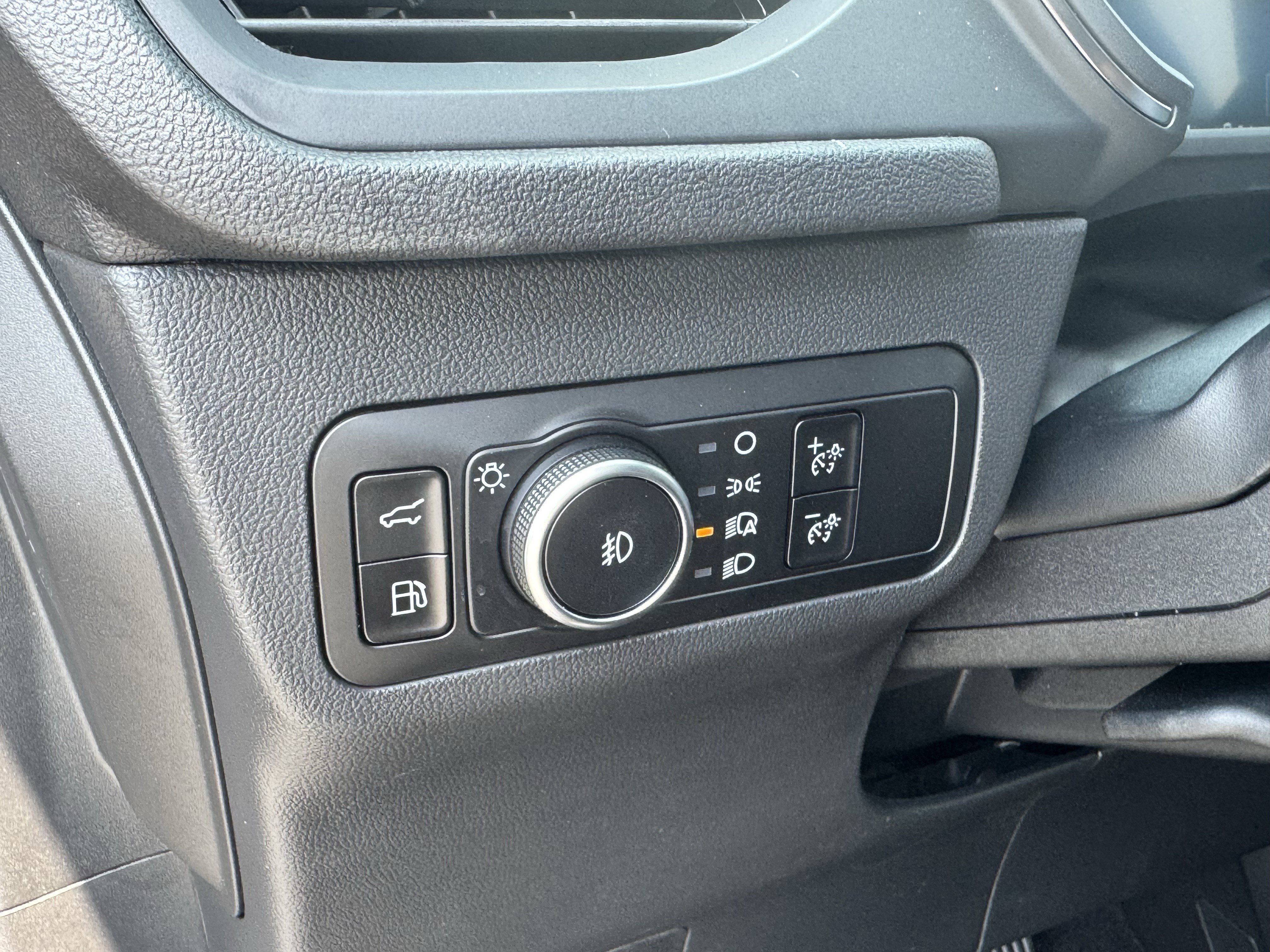 Used 2025 Ford Escape SE w/ PHEV Premium Package FWD image 42