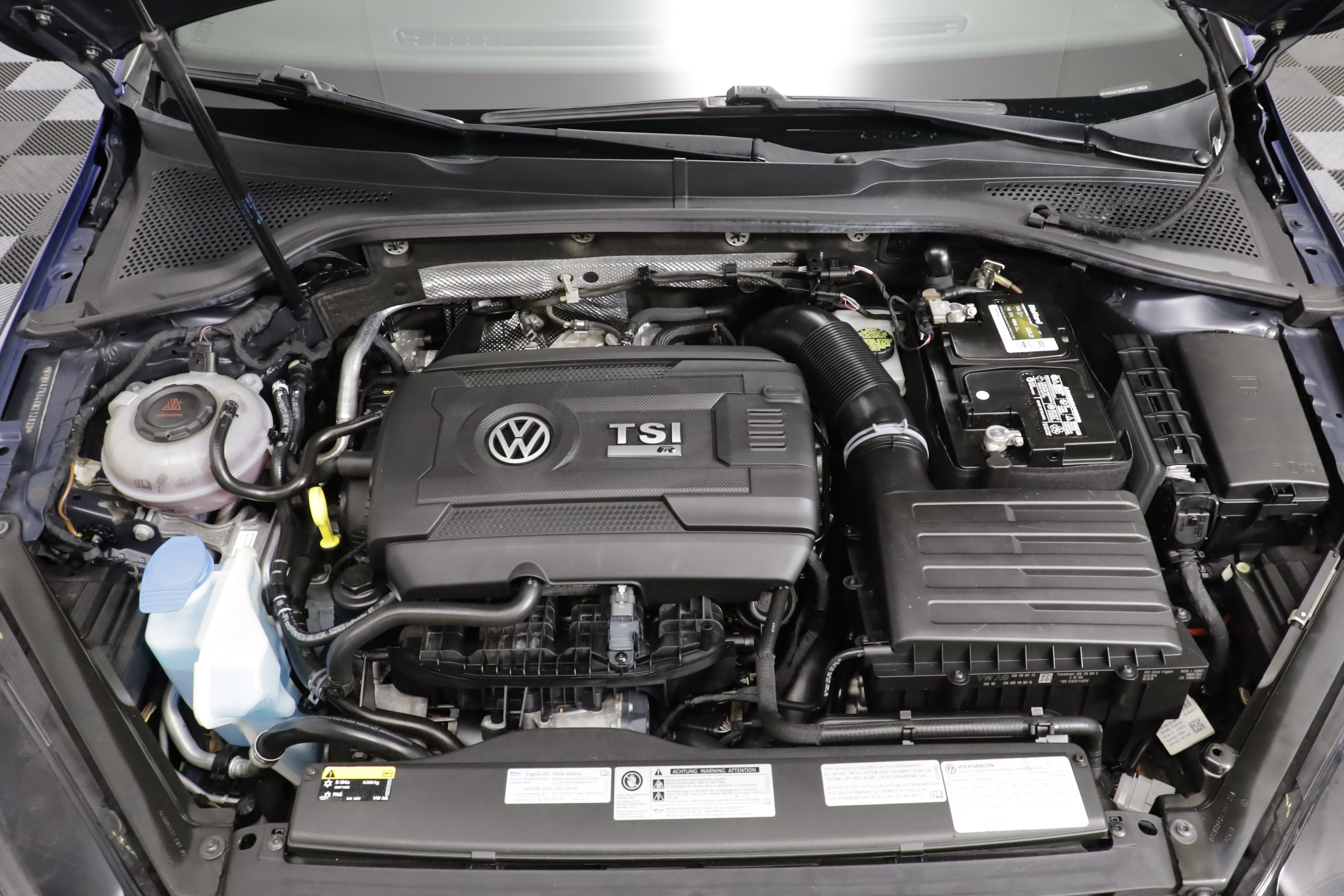 Used 2019 Volkswagen Golf R 4-Door AWD/4WD image 26