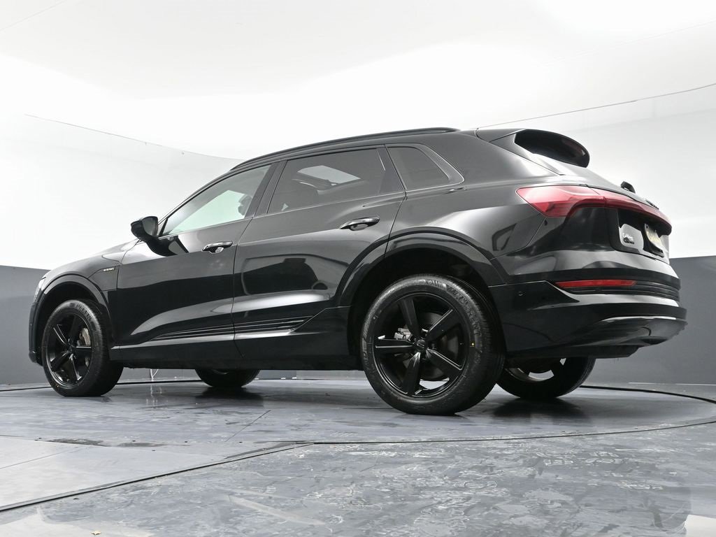 Used 2019 Audi e-tron Prestige w/ Prestige Package image 52