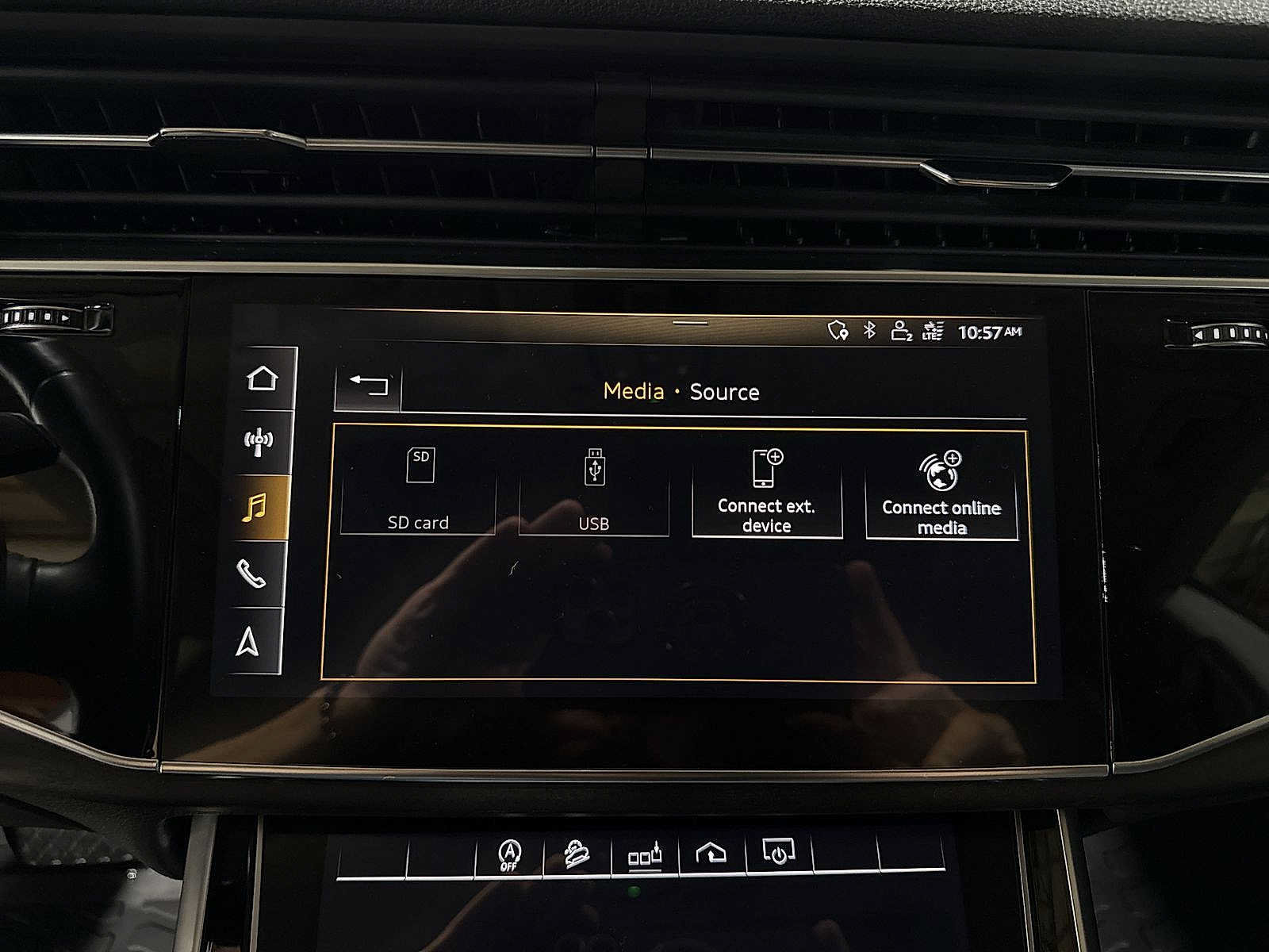 Used 2020 Audi Q8 Premium Plus w/ Premium Plus Package AWD/4WD image 21