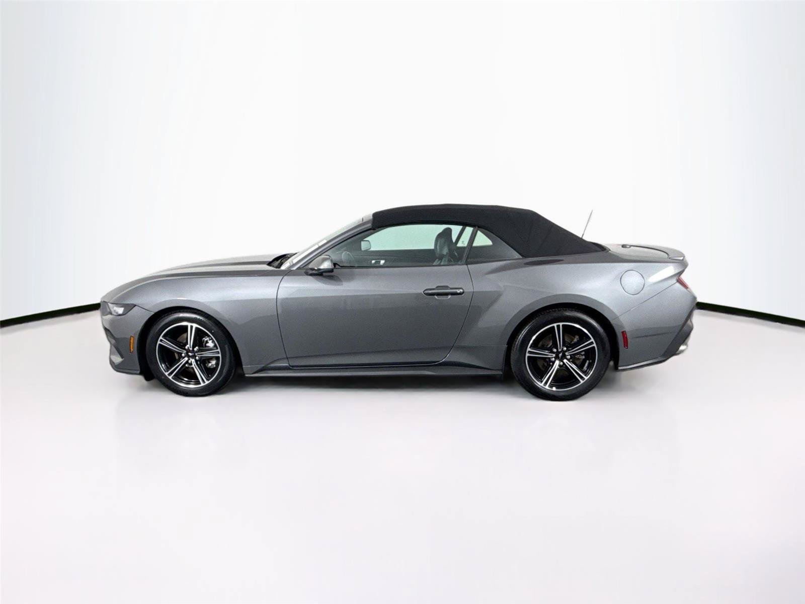 Used 2025 Ford Mustang Premium RWD image 13