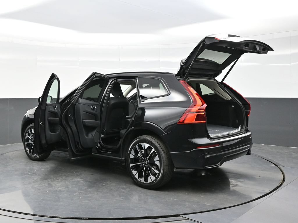 New 2026 Volvo XC60 T8 Plus w/ Climate Package PRO AWD/4WD image 43