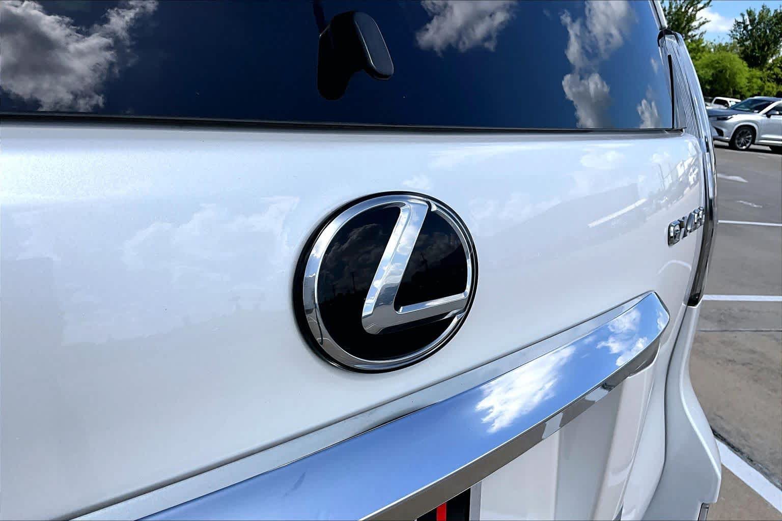 Used 2023 Lexus GX 460 Luxury w/ Accessory Package AWD/4WD image 31