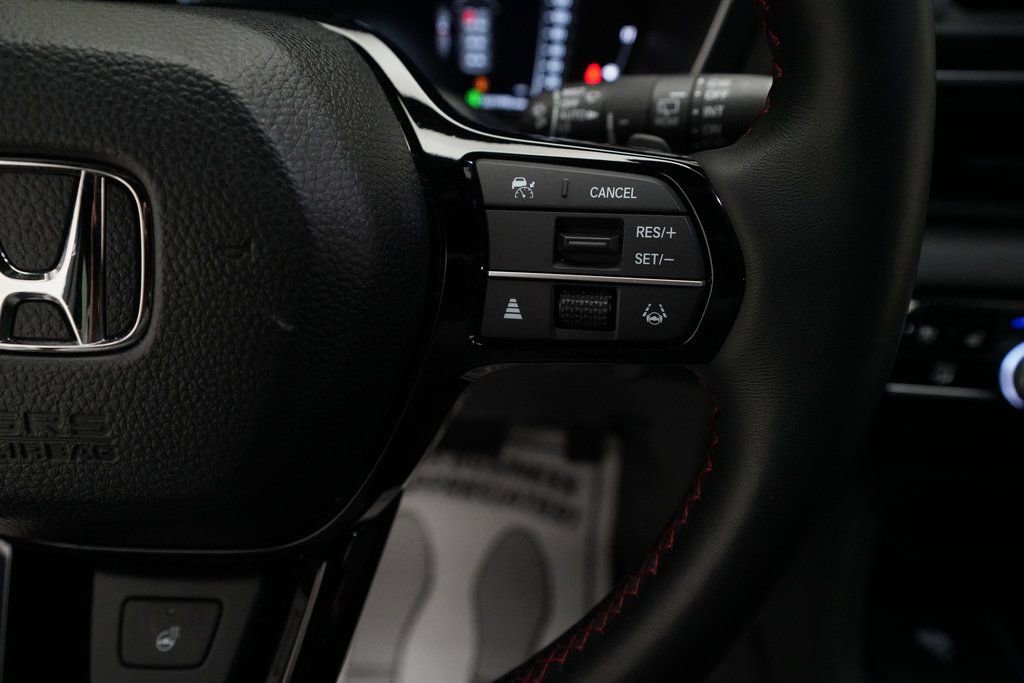 Certified 2025 Honda Pilot Black Edition image 19