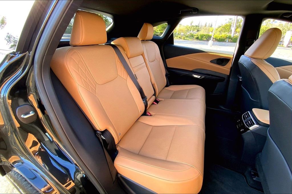 Used 2026 Lexus RX 350 Premium w/ Accessory Package (K3) image 19