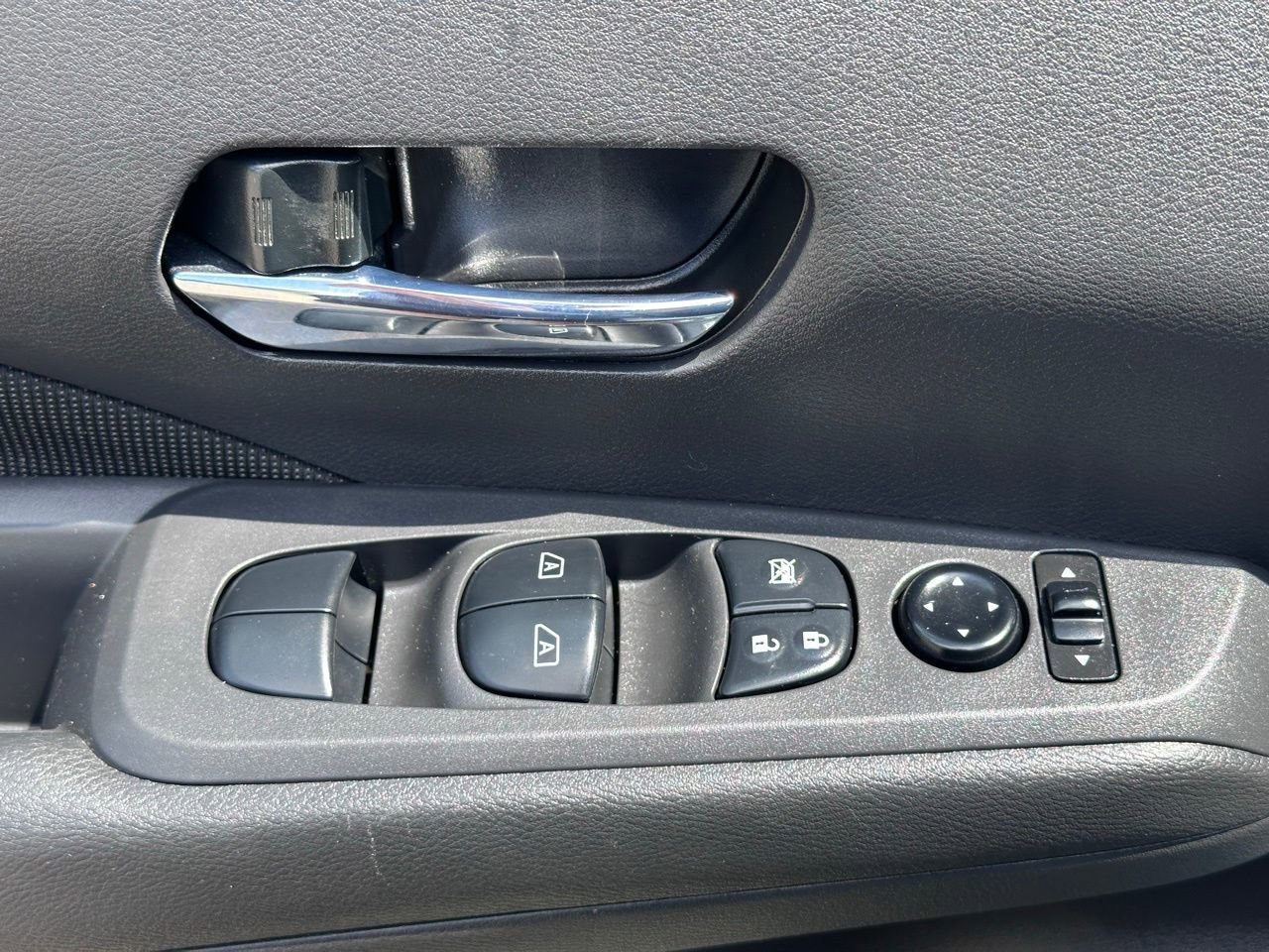 Used 2022 Nissan Kicks SV FWD image 19