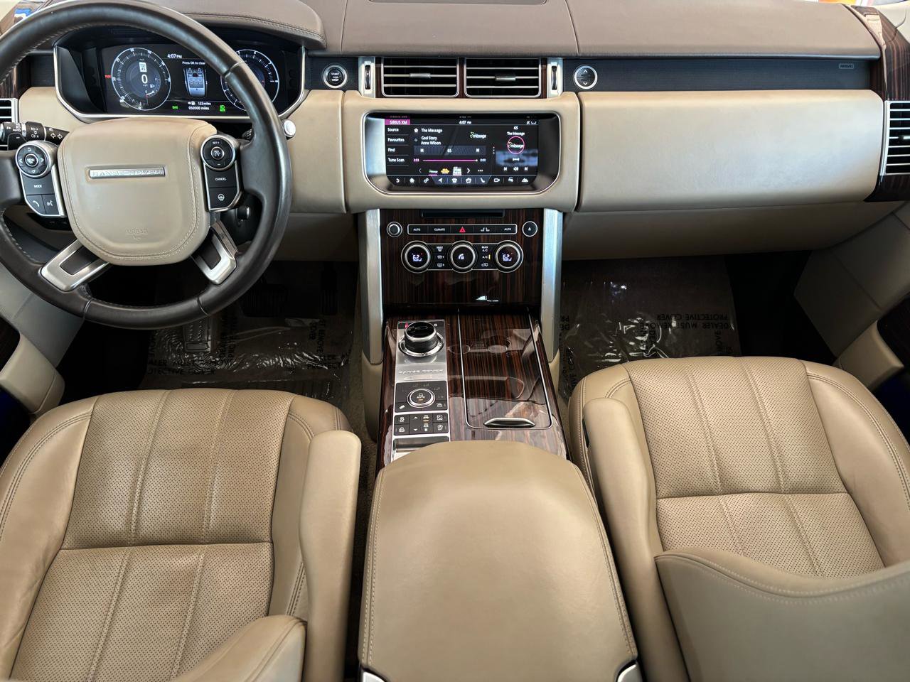 Used 2017 Land Rover Range Rover HSE image 14