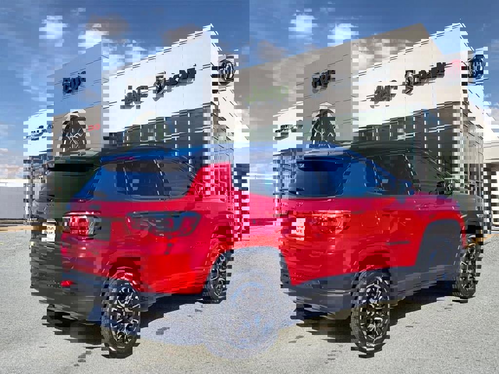 Used 2024 Jeep Compass Trailhawk image 2