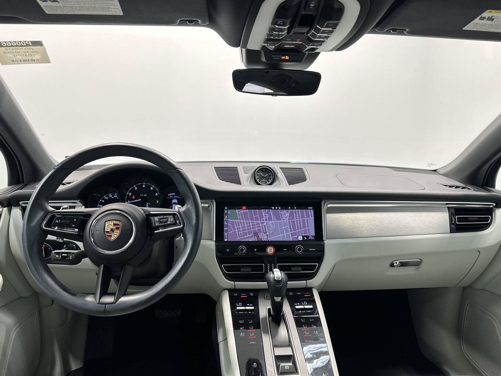 Certified 2023 Porsche Macan AWD/4WD image 27