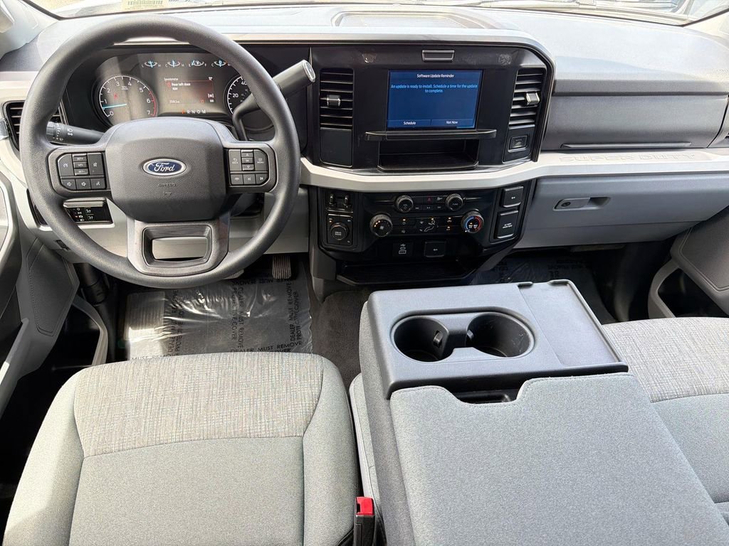 Used 2025 Ford F250 XLT AWD/4WD image 6