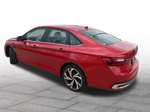 Used 2025 Volkswagen Jetta SEL image 4