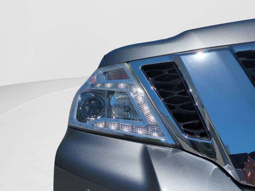 Certified 2019 Nissan Armada Platinum w/ Captain's Chairs Package image 17