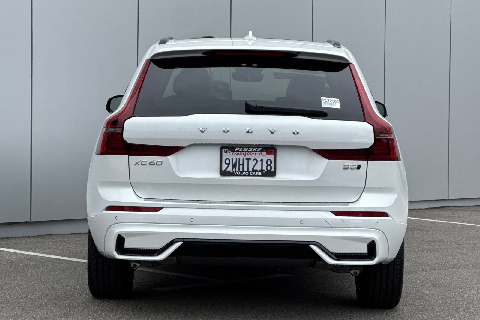 Certified 2026 Volvo XC60 B5 Plus w/ Climate Package PRO AWD/4WD image 4