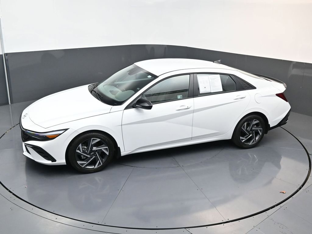 Used 2025 Hyundai Elantra Sport image 19
