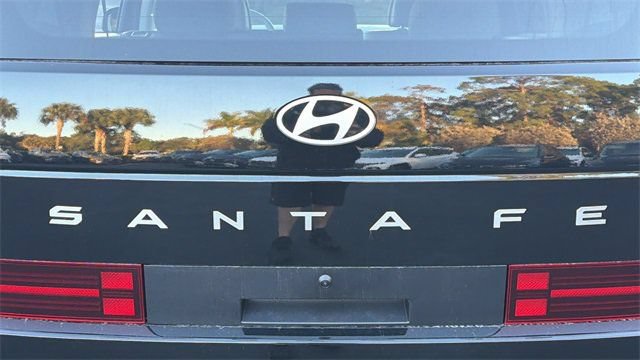 Certified 2025 Hyundai Santa Fe SEL AWD/4WD image 9