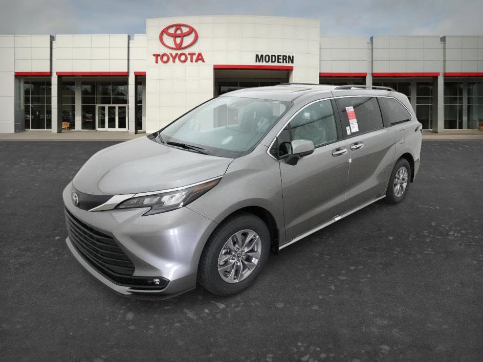 New 2026 Toyota Sienna XLE FWD image 1