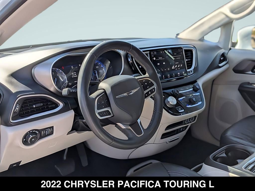 Used 2022 Chrysler Pacifica Touring-L FWD image 14