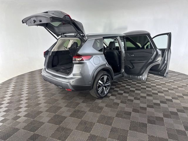 Used 2025 Nissan Rogue SL FWD image 14