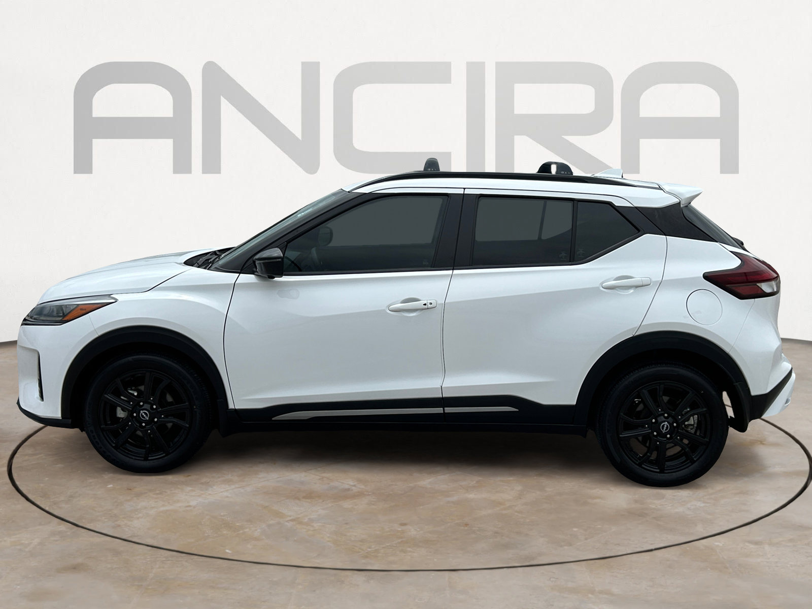 Used 2024 Nissan Kicks SR w/ SR Premium Package FWD image 7