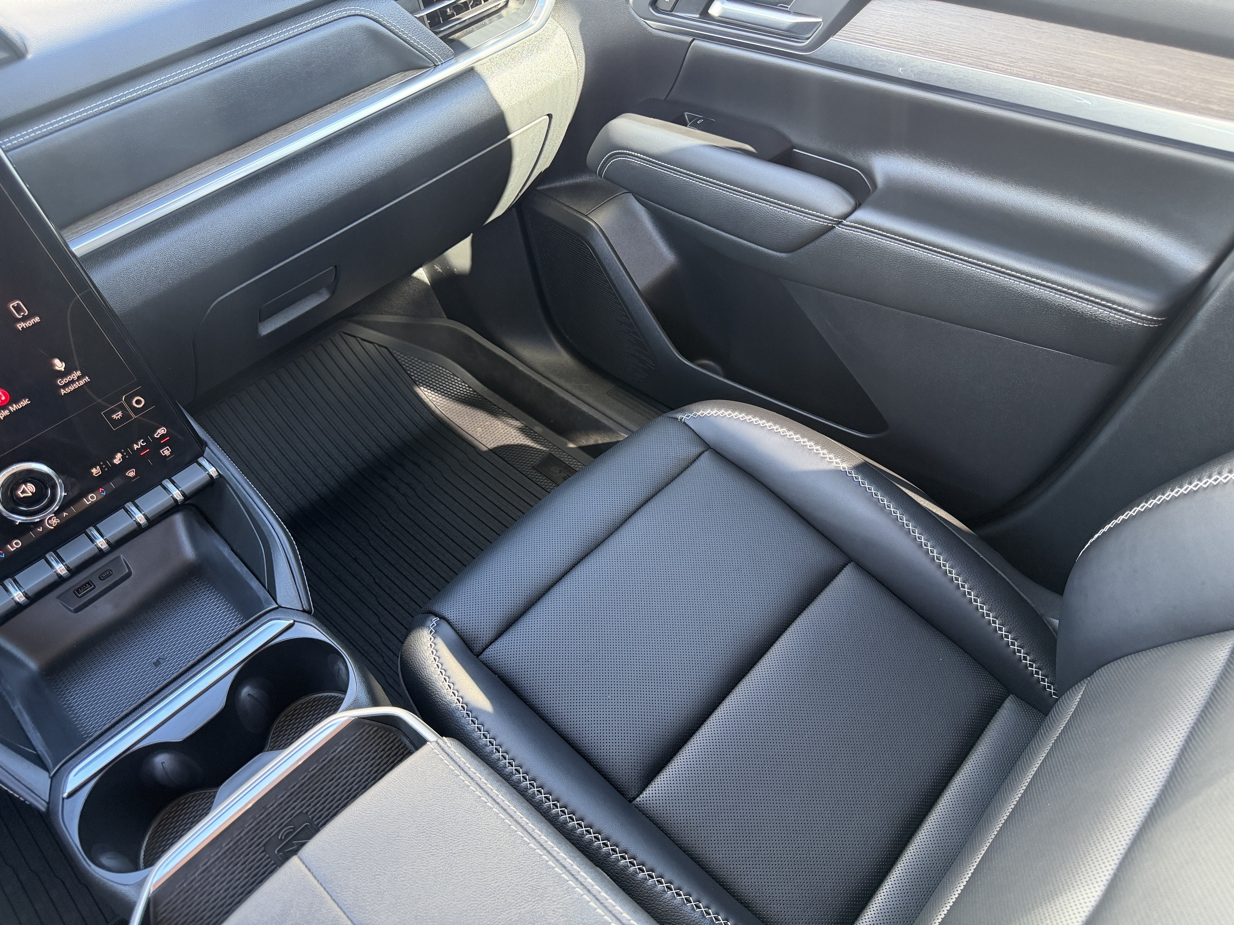 Certified 2026 GMC Terrain Denali w/ LPO, Floor Liner Package AWD/4WD image 17